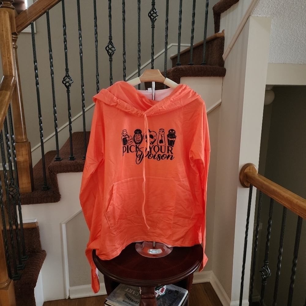 Q4 - Oversized Halloween Hoodie High in front, long in back XL
